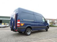 furgoneta puerta mercedez