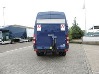 furgoneta puerta mercedez2